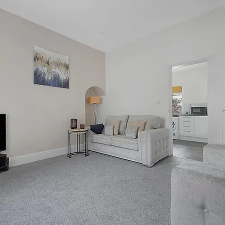 Daire Chic Retreat Coastal Town Sleeps 4