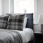 Vakantiehuis Chic Retreat Coastal Town Sleeps 4 *