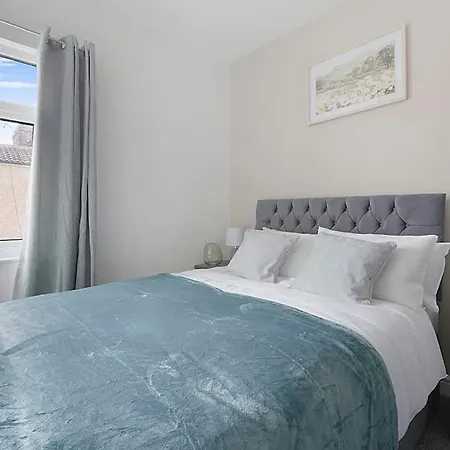 Chic Retreat Coastal Town Sleeps 4 Saltburn-by-the-Sea